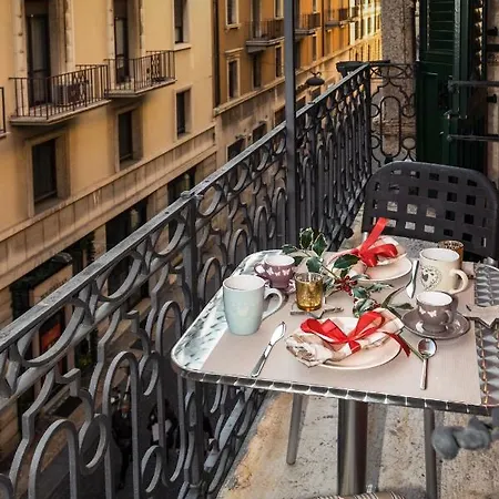 Deneb19 Luminoso Con Balcone Vista Citta Βερόνα
