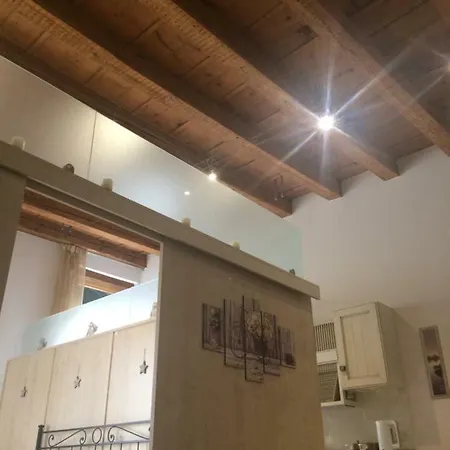 Deneb19 Luminoso Con Balcone Vista Citta * Βερόνα